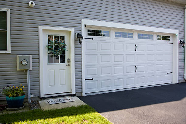 24/7 Emergency Garage Door Panel Replacement experts in Crandall, TX